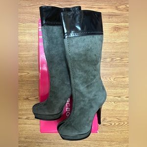BCBG BEVERLYN aluminum black suede patent knee high boots. Super fashionable.